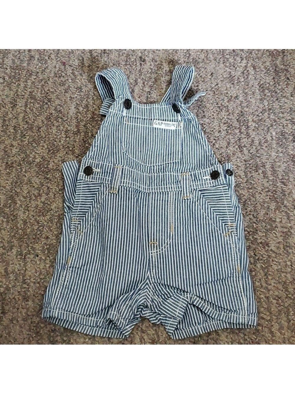 Baby gap bibbed shorts size 6/12 months